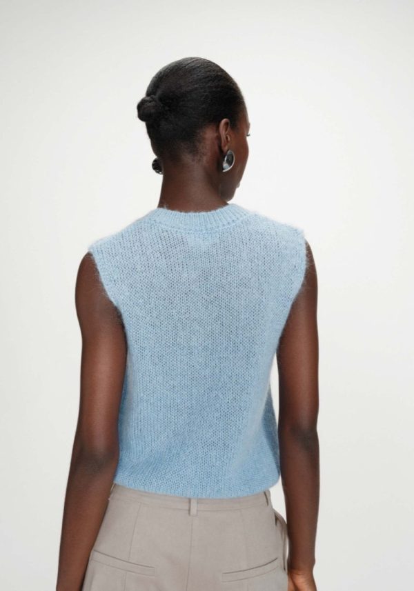Vollo Sleeveless Sweater In Ciel