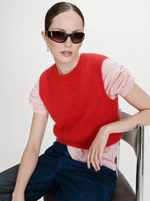 Vollo Sleeveless Sweater In Rouge