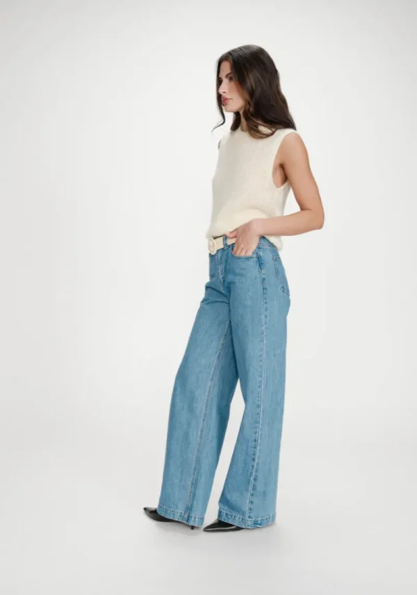 Vollo Sleeveless Sweater In Vanille