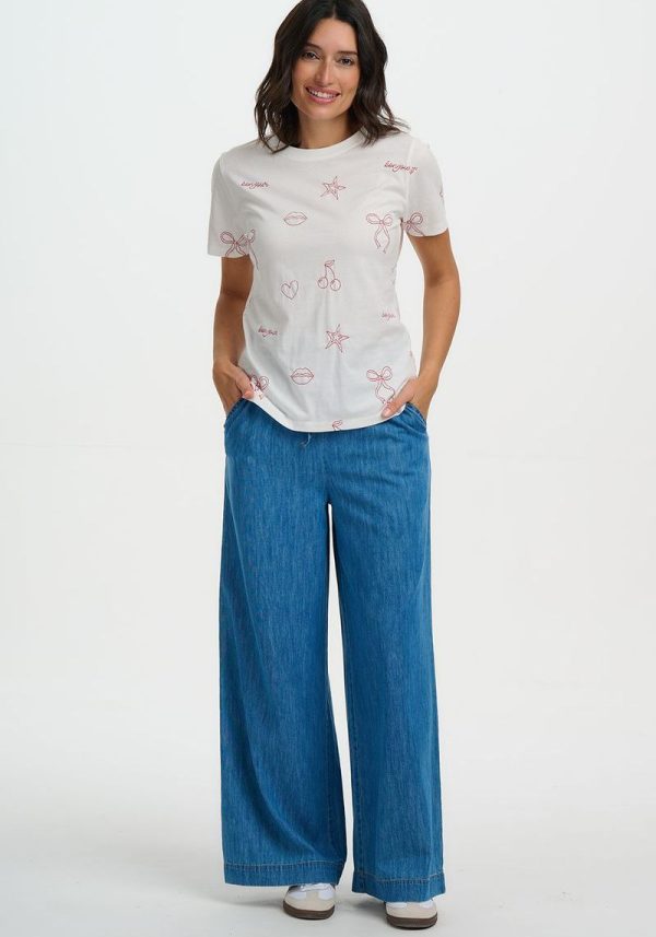 Sugarhill shelby boxy t 4 Maggie Chic Embroidered T-Shirt