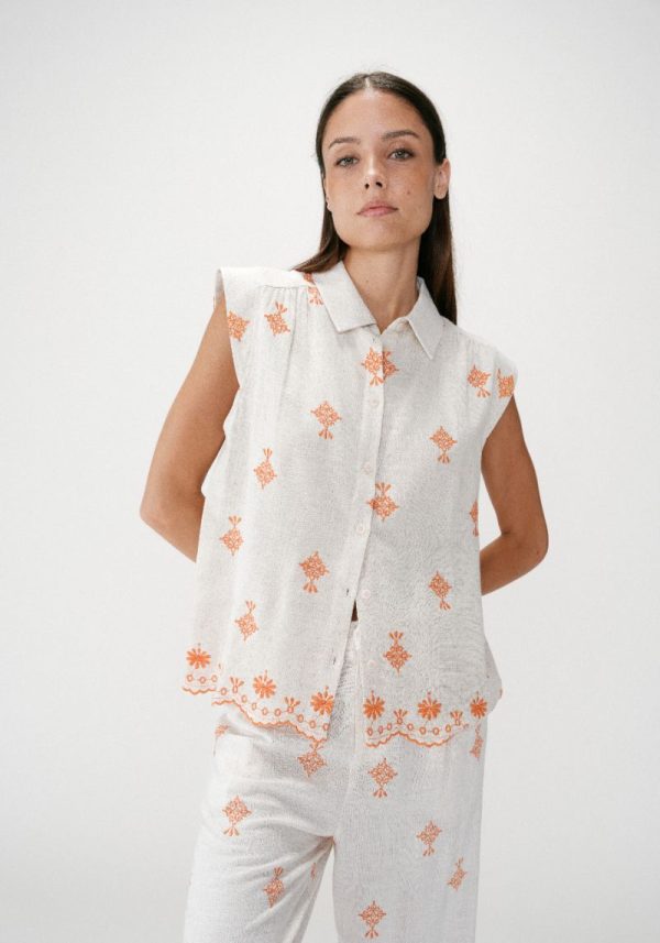 Wissena Embroidered Blouse