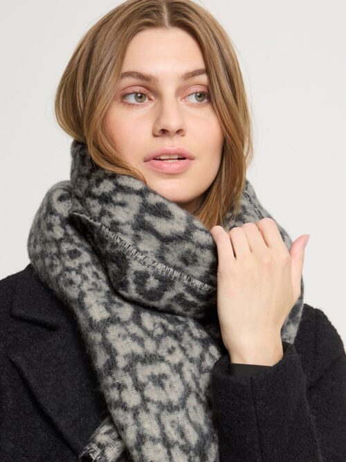 Ichi selma scarf 1 Selma Leo Scarf